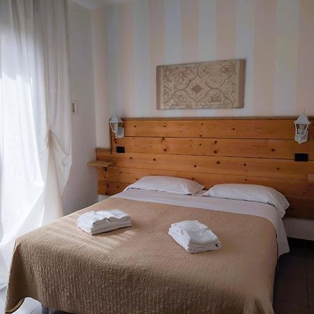 Hotel Garisenda B&B - In Centro A Riccione - 외부 사진