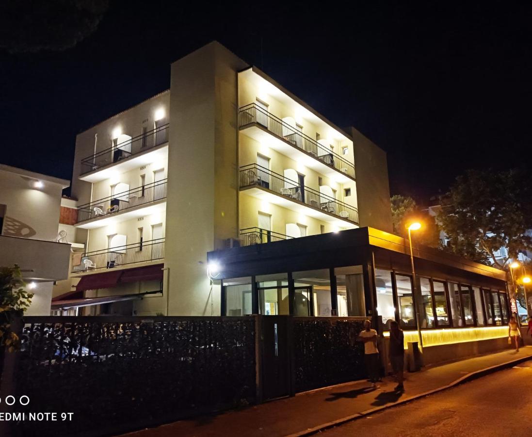 Hotel Garisenda B&B - In Centro A Riccione - 외부 사진