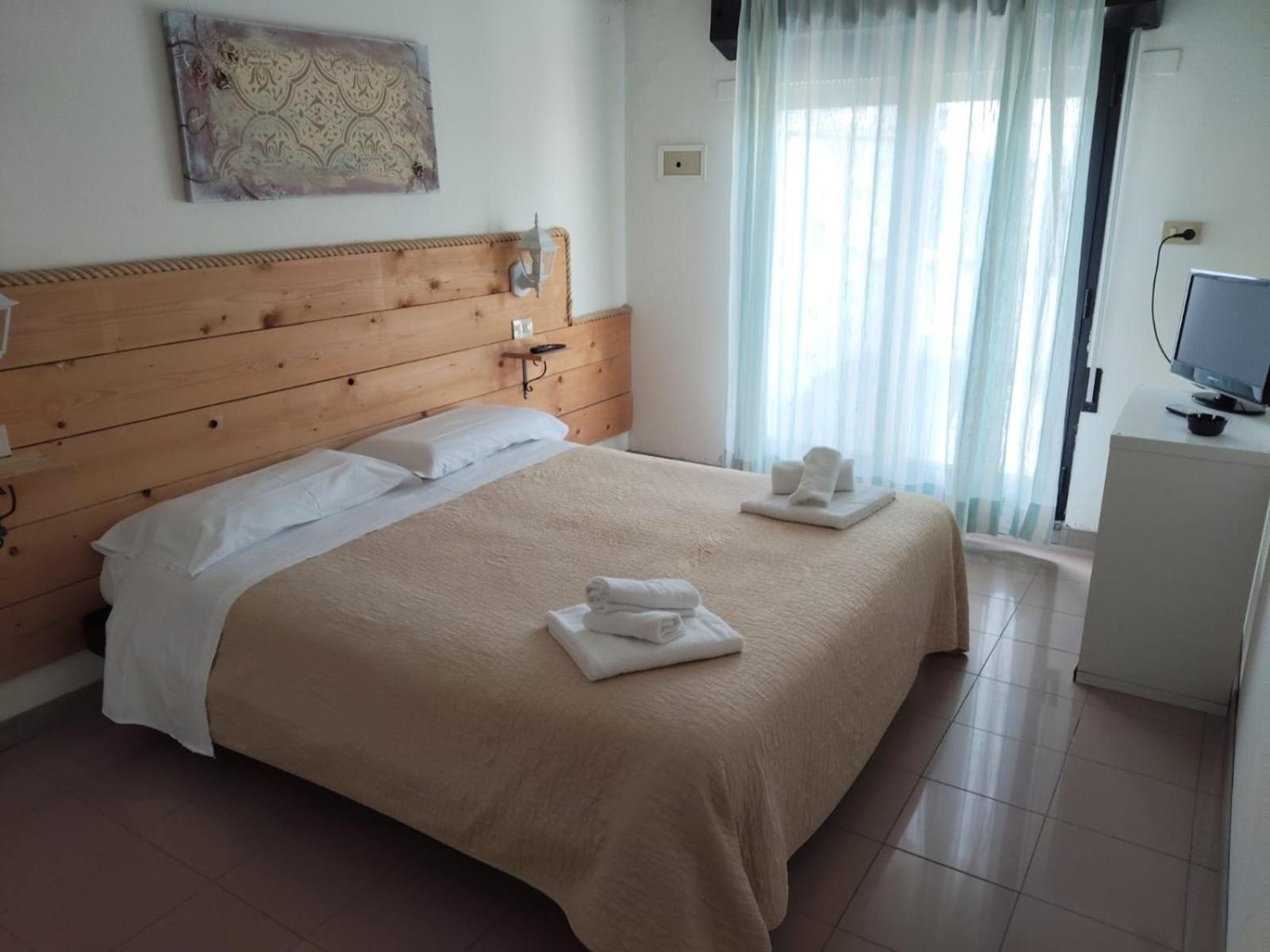 Hotel Garisenda B&B - In Centro A Riccione - 외부 사진