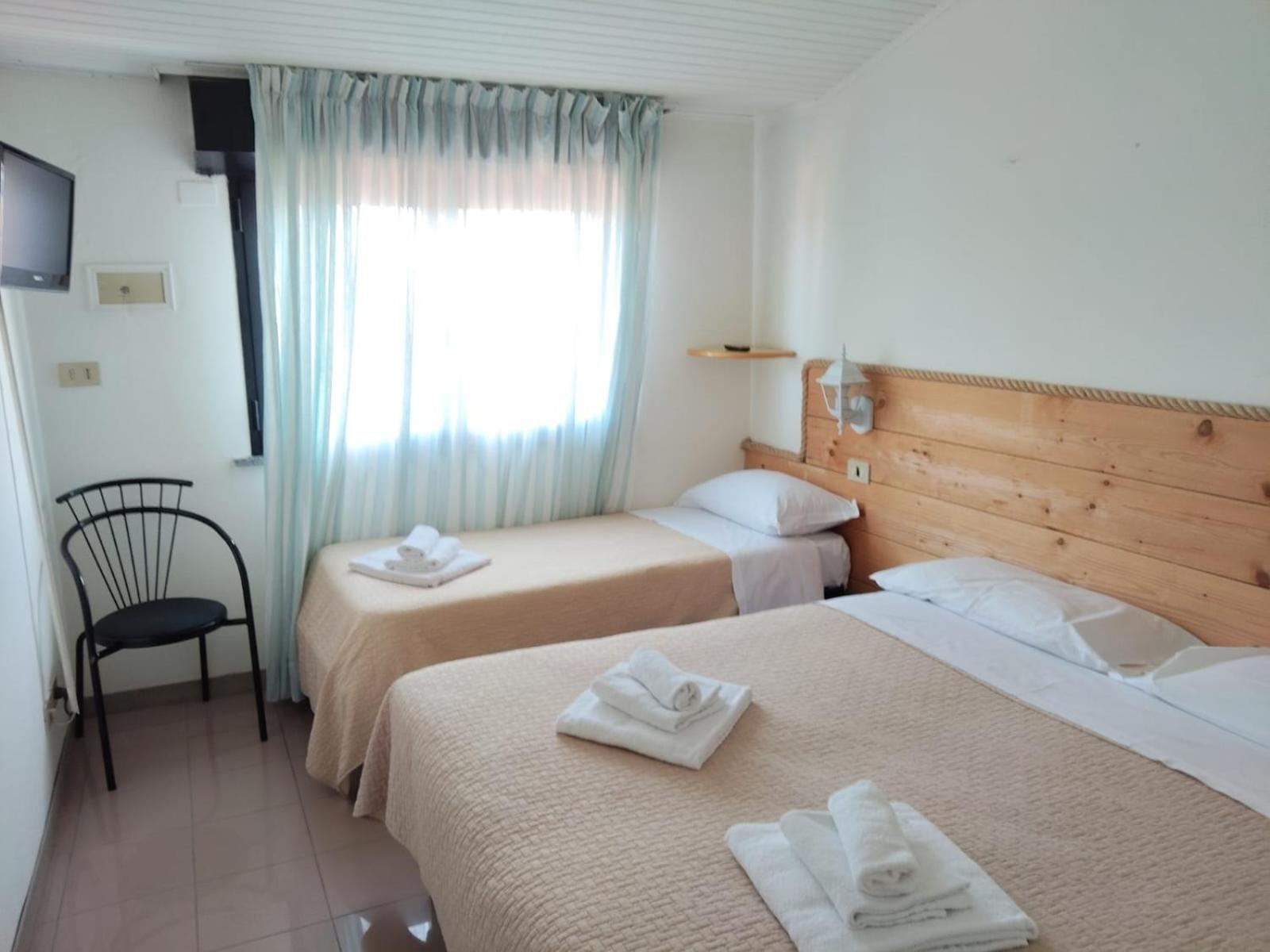 Hotel Garisenda B&B - In Centro A Riccione - 외부 사진