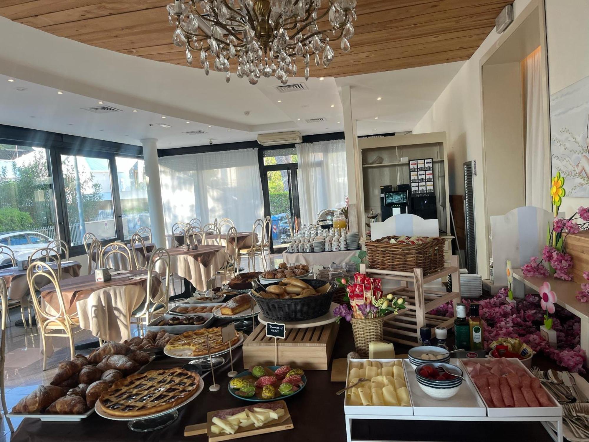 Hotel Garisenda B&B - In Centro A Riccione - 외부 사진