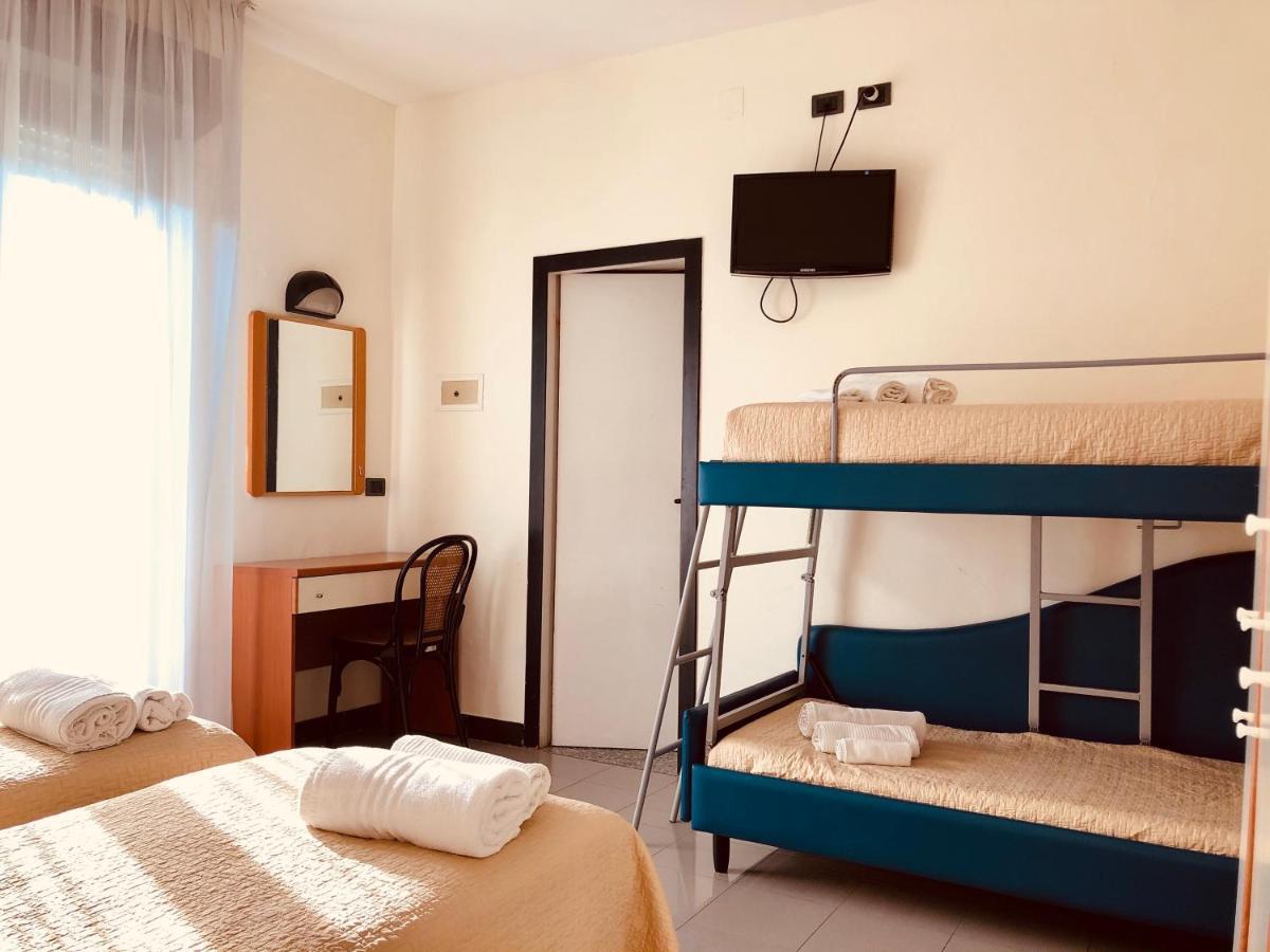 Hotel Garisenda B&B - In Centro A Riccione - 외부 사진